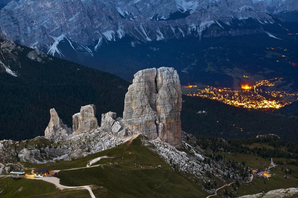 Casa Marmorata Apartamento Cortina dʼAmpezzo Exterior foto